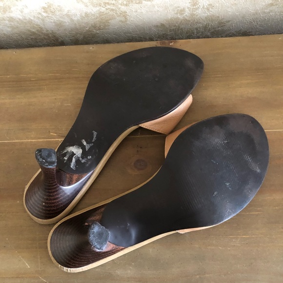 Two lips leather sandals - Picture 6 of 6